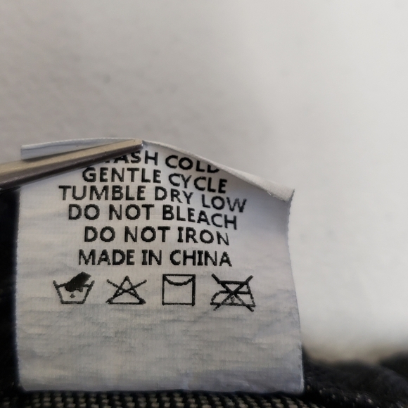 Grinch Girls Black Denim Shorts Merry Grinchmas Raw Edge Size Small - Picture 6 of 8